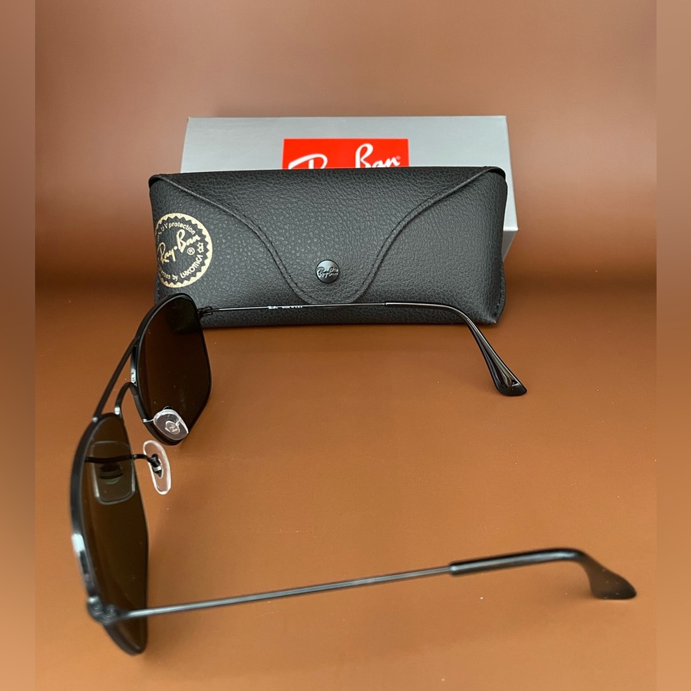 Ray-Ban Black/Green Caravan Aviator Sunglasses - Picture 3 of 3